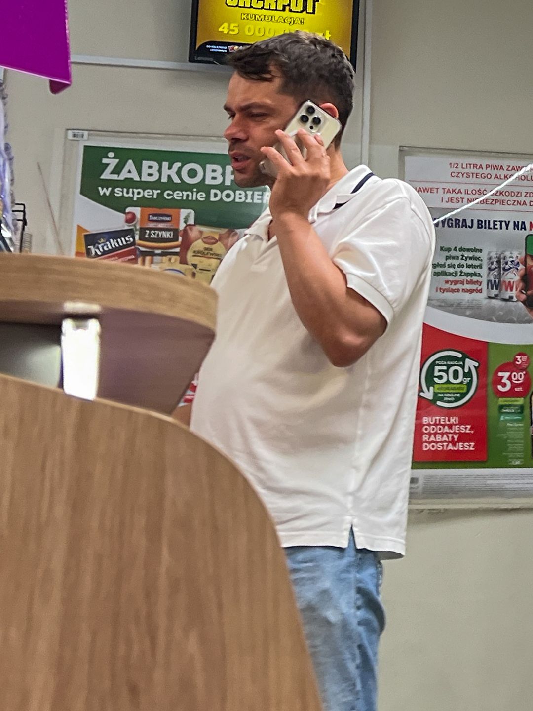 Michał Kołodziejczak sfotografowany w ultradrogich butach