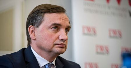 Zbigniew Ziobro rozzłościł polityków z całego świata. Jego wniosek wywołał protesty