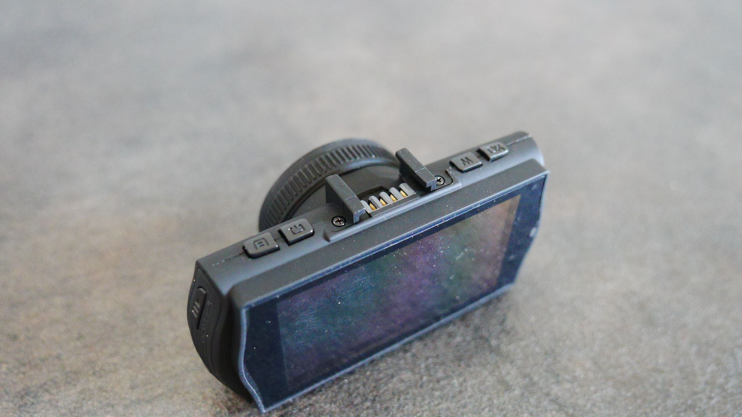 Krótki test LAMAX C9: Kamerka samochodowa z GPS i bazą fotoradarów 7