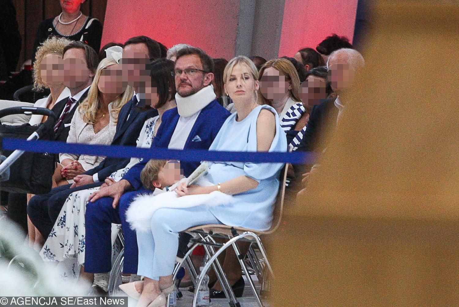 Edyta w ciąży i Cezary Pazura na komunii córki Amelii