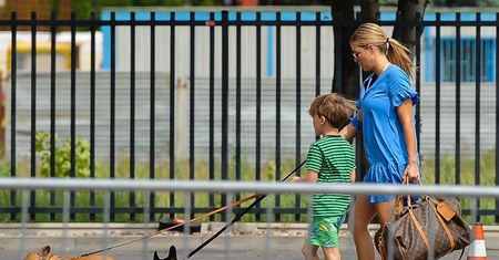 Rozenek BEZ STANIKA I MAJTEK wychodzi ze SPA (ZDJĘCIA)