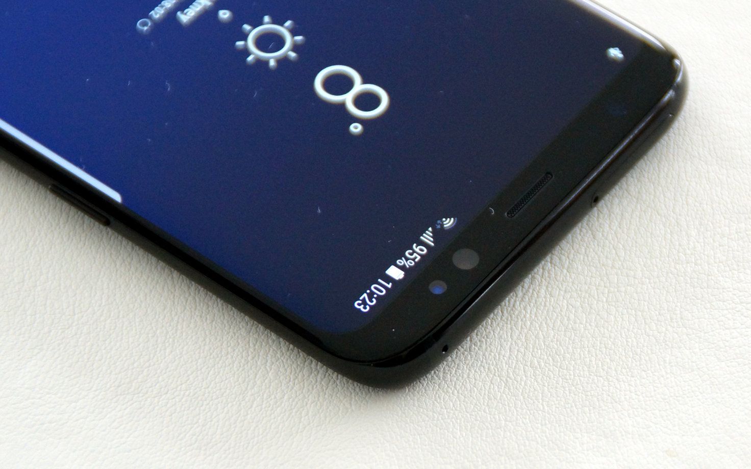 Nie tylko czerwony ekran. Samsung Galaxy S8 ma problemy z głośnikiem? 1