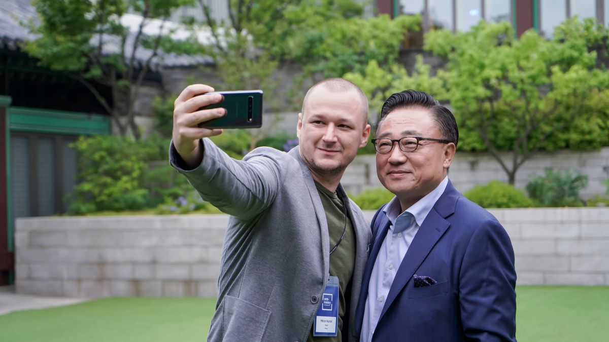 Rozmawialiśmy z szefem Samsunga. Opowiedział o 5G, powrocie Galaxy Folda i wojnie handlowej 1