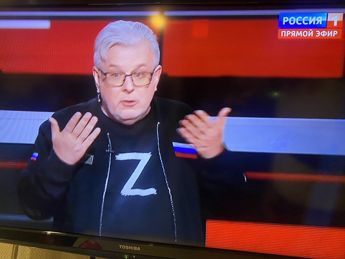 Symbol "Z" na antenie państwowej rosyjskiej TV/ Twitter printscreen 