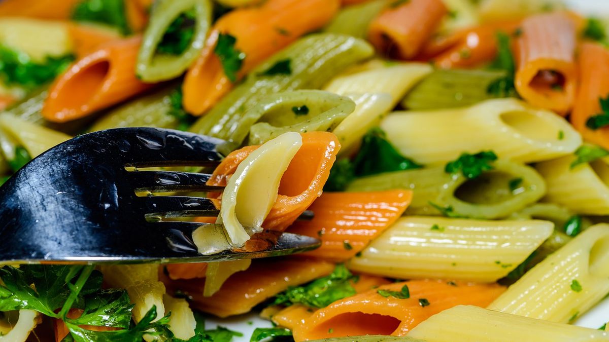 Ugotowany makaron bez dodatku soli (wzbogacony)