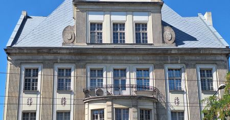 Pałac Lurkensa, który "zagrał" w filmach, to jedna z wizytówek Łodzi. Słynął ze Spatifu, w którym spotykała się bohema artystyczna.