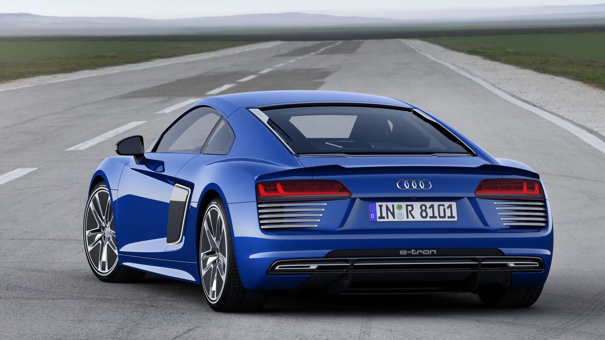 Pierwsze eksperymenty z elektrycznymi supersamochodami nie przypadły do gustu klientom