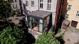 Wrocław: Miał 20-metrową kawalerkę, dobudował na tarasie drugie tyle. Najpierw kupił "powietrze"