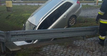 31-latka była kompletnie pijana. Schowała się w rurze przed policją