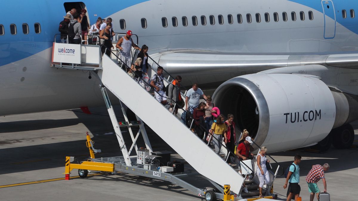 Wakacje 2020 będą zupełnie inne niż zwykle. Biura podróży od 1 lipca zaczną jednak wysyłać Polaków za granicę