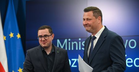 Obajtek i PiS podnieśli alarm. Cios w polski styropian? Rząd zabrał głos