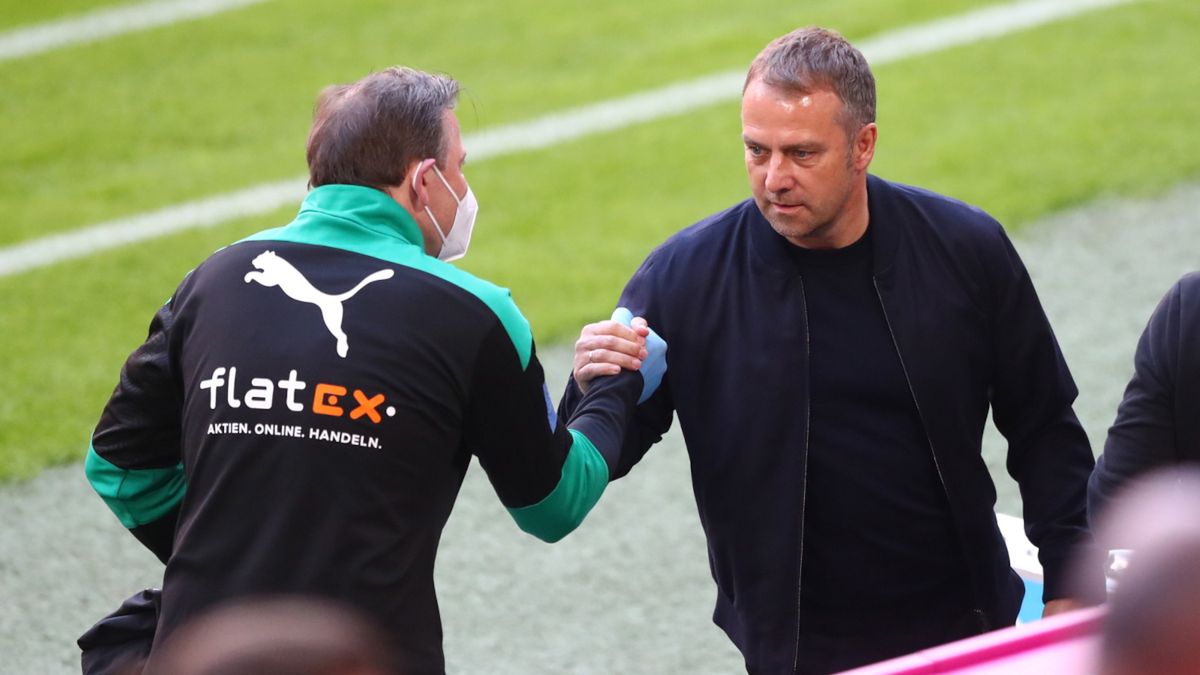 PAP/EPA / MATTHIAS SCHRADER / Na zdjęciu: Hansi Flick (z prawej)