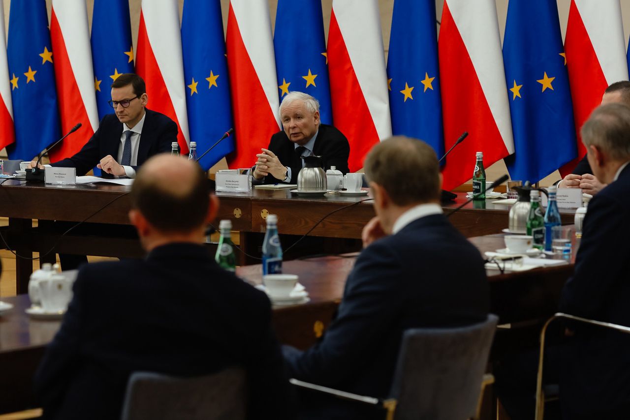 Kulisy spotkania z opozycją. Kaczyński przestrzega przed atakiem Rosji na Polskę, Tusk uderza węglem w Morawieckiego
