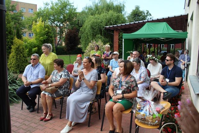 Słoneczne podwórko na Pułankach