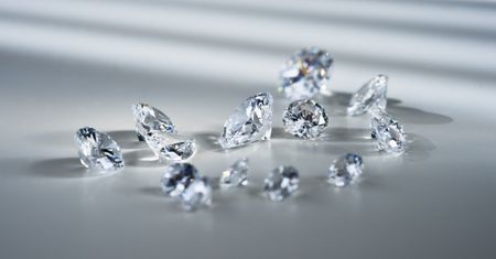 Diament naturalny czy laboratoryjny? Problem nie leży tam, gdzie większość z nas myśli