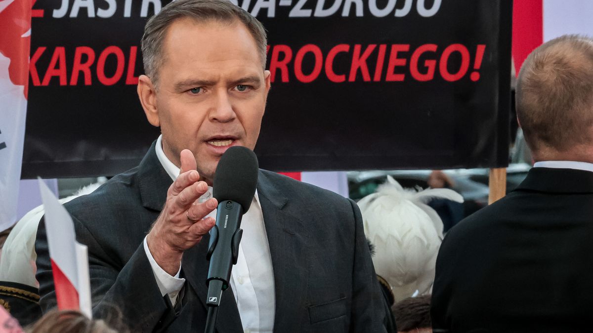 KATOWICE, POLAND - 2025/05/29: Presidential candidate Karol Nawrocki, supported by the right-wing Law and Justice party, speaks during an election rally before the second round of the election. During the first round, the presidential candidates did not reach the 50% majority in the election poll, which led to two candidates, Rafal Trzaskowski and Karol Nawrocki, moving to the second round on June 1. According to the poll, Trzaskowski would get 47.4% of votes and Nawrocki 46.3%, while 3.6% were undecided and 2.7% declined to answer. (Photo by Dominika Zarzycka/SOPA Images/LightRocket via Getty Images)