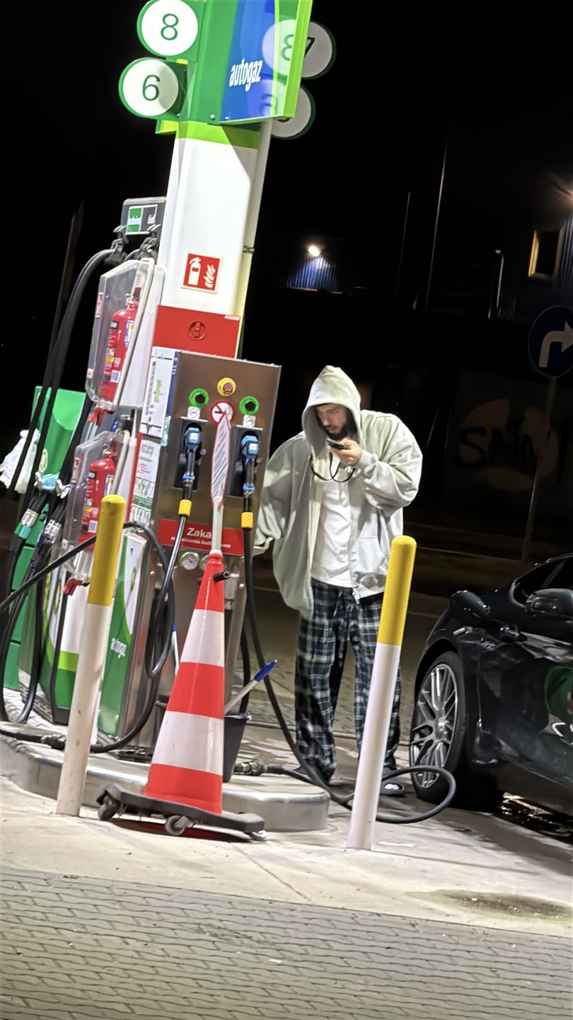 Blanka i Malik Montana "przyłapani" na stacji paliw