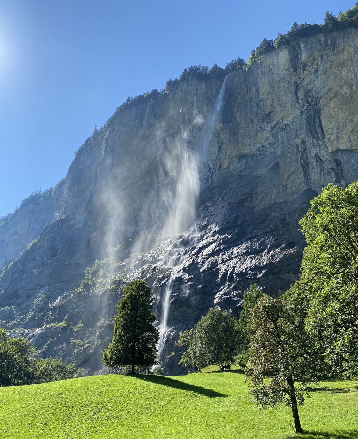 Podróż kamperem po Szwajcarii – dolina Lauterbrunnen