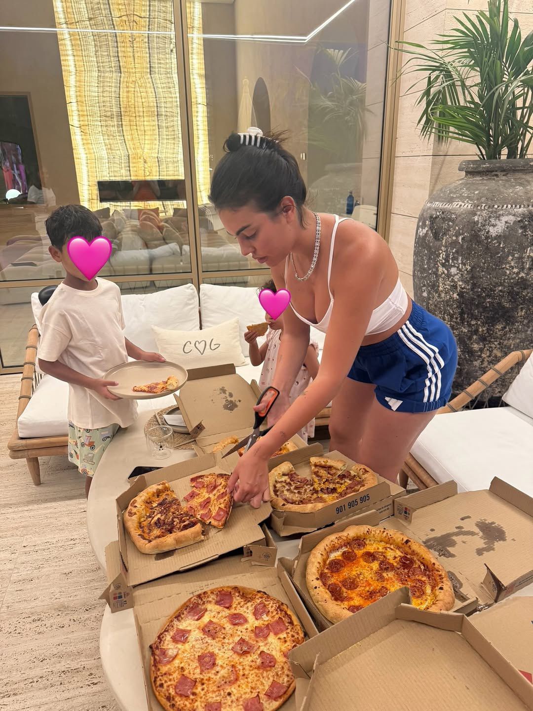 Georgina Rodriguez z dziećmi