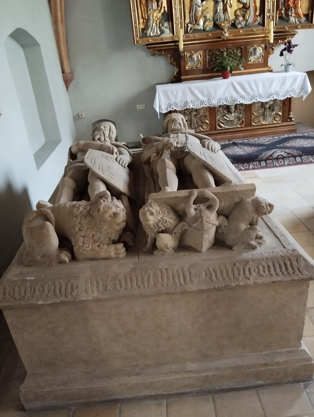 Grobowce ostatnich Piastów śląskich w kościele franciszkanów
