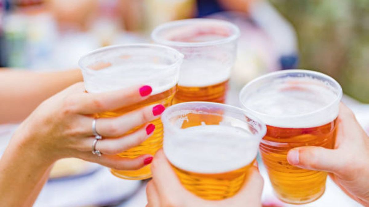 „Zero procent prawdy” – raport o tym, jak młodzież sięga po alko