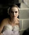 ''We Are All Completely Beside Ourselves'': Natalie Portman w serialu współtwórcy "Przyjaciół"