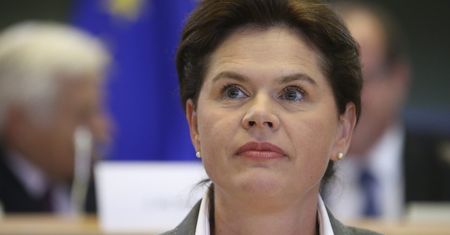 Alenka Bratuszek zrezygnowała z kandydowania do KE