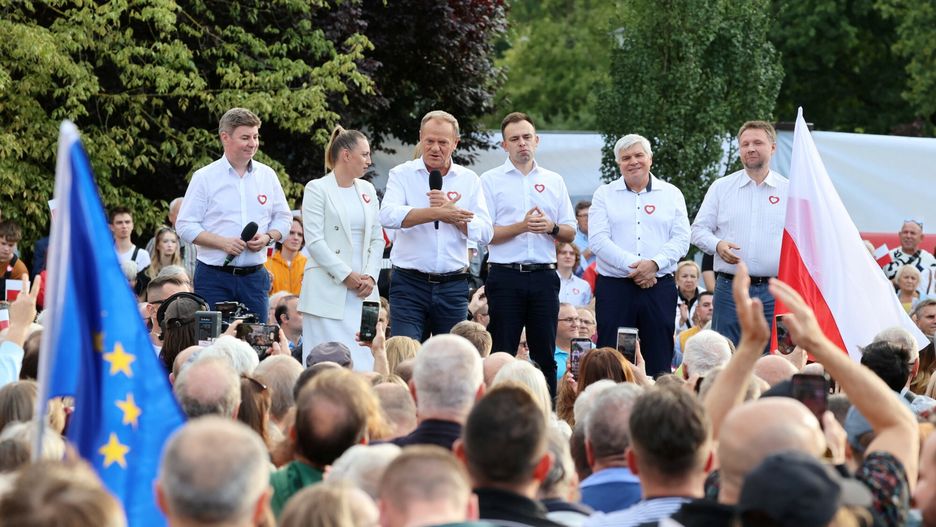 Donald Tusk, obok Maciej Lasek