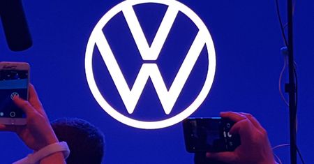 Frankfurt 2019: Nowe logo Volkswagena zaprezentowane. Niemcy postawili na prostotę