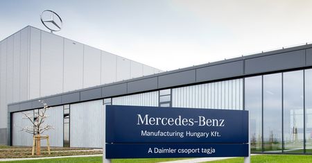 Daimler wstrzymał produkcję w węgierskiej fabryce. Na długo