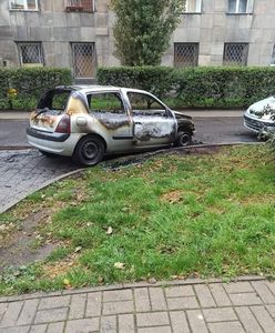 Warszawa. Spłonął samochód. Dla właściciela miał wartość sentymentalną