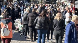 Pełne parkingi i tłumy turystów. Trudno uwierzyć, że jest "po sezonie"