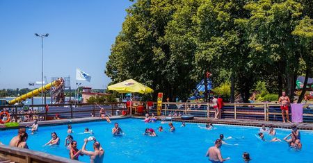 Kąpiel na basenie może być niebezpieczna dla Ciebie i innych. Sprawdź zalecenia Sanepidu -zadbaj o zdrowie