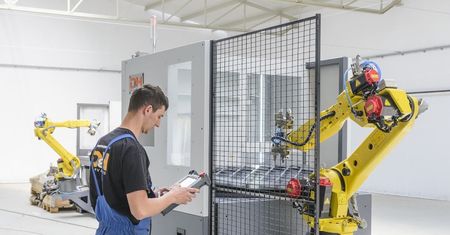 Automatyczny załadunek maszyn CNC - tak to robi Harry