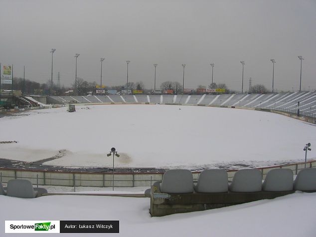 Na stadionie w Częstochowie nadal panuje zimowa aura