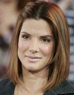 Sandra Bullock nagą staruszką