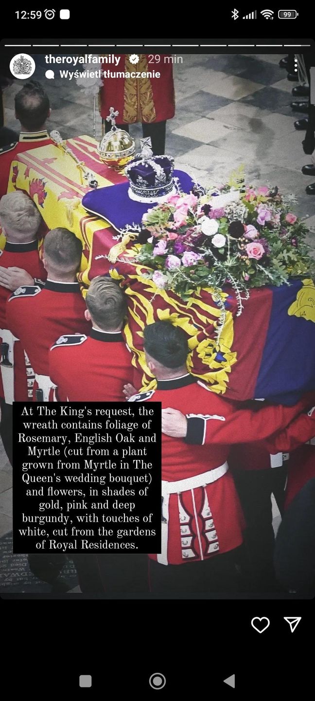 Bukiet na trumnie królowej