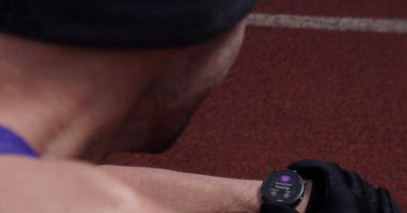 Zegarek dla sportowca - Garmin Forerunner 935
