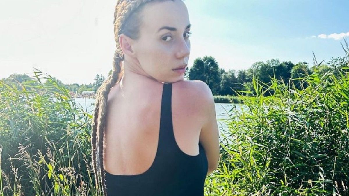 Schreiber mówi o rozmiarze biustu. 