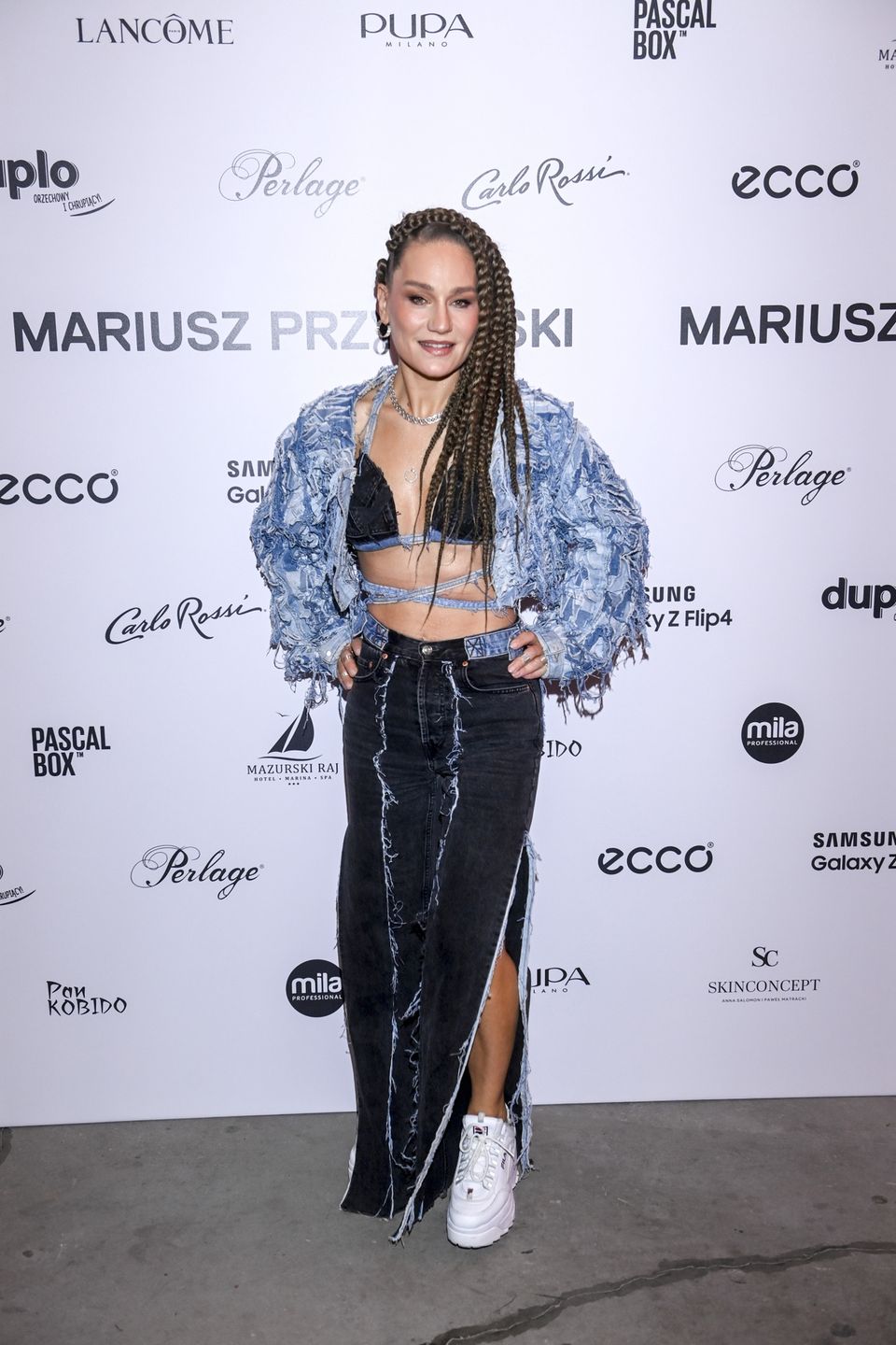 Marika cała w jeansie