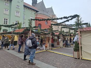 Kraków: Kiermasz Świąteczny w towarzystwie lokalnych artystów. To właśnie tu kupisz najpiękniejsze rękodzieło! Jacy artyści czekają na Małym Rynku?