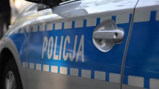 Płock: Pijany ojciec opiekował się 2-letnią córką. W domu robactwo i nieporządek
