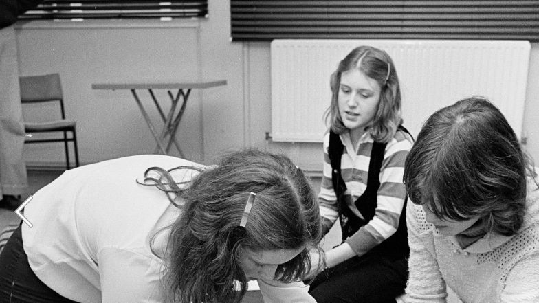 Pierwsza pomoc jest zespołem czynności, które należy wykonać w razie wypadku, urazu lub innego zdarzenia powodującego stan nagłego zagrożenia zdrowotnego.