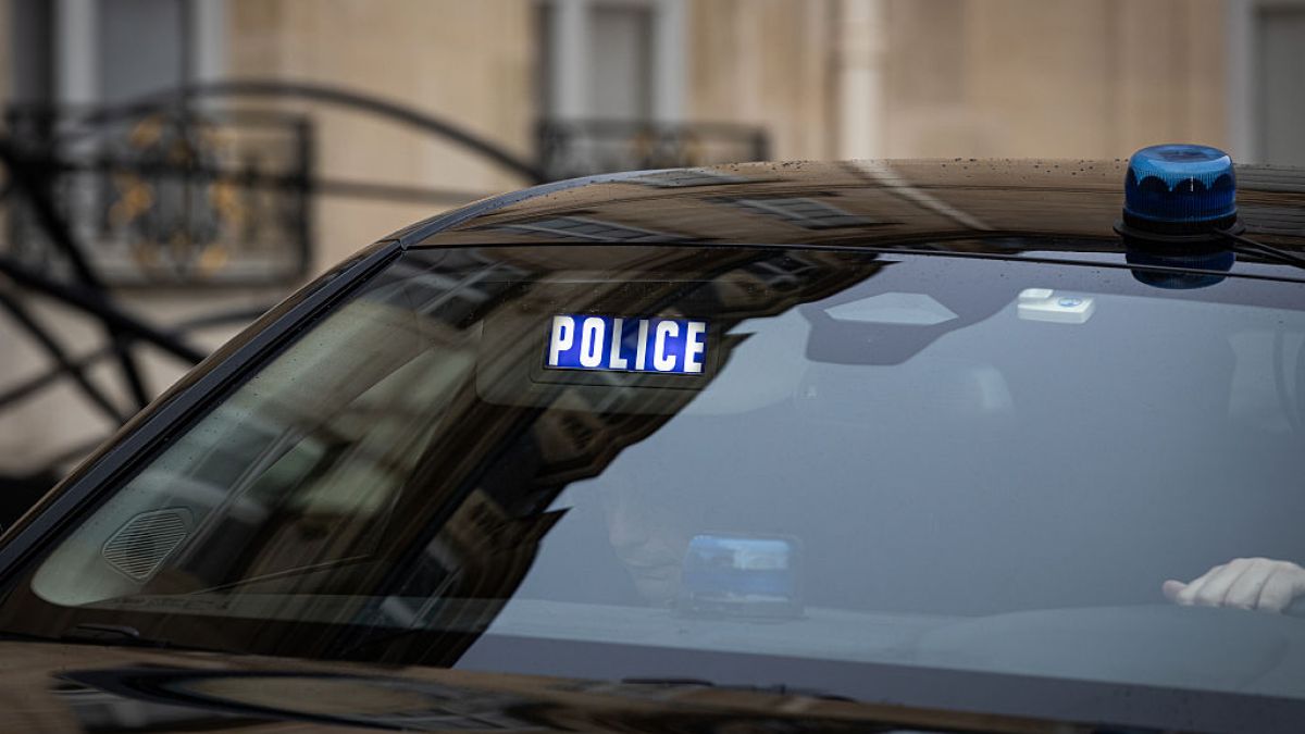 Ewakuacja siedziby skrajnie lewicowej partii w Paryżu