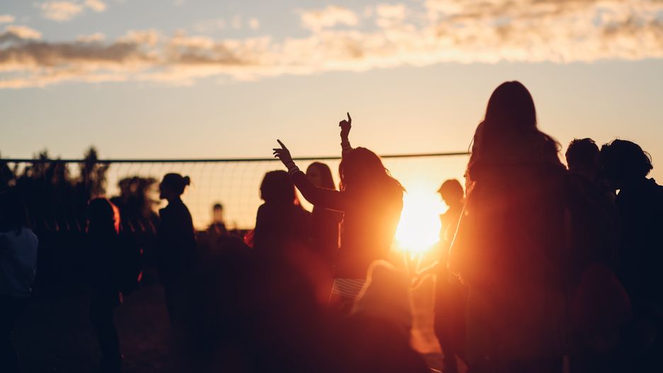 Beach party, impreza na plaży, zachód słońca, lato, wakacje