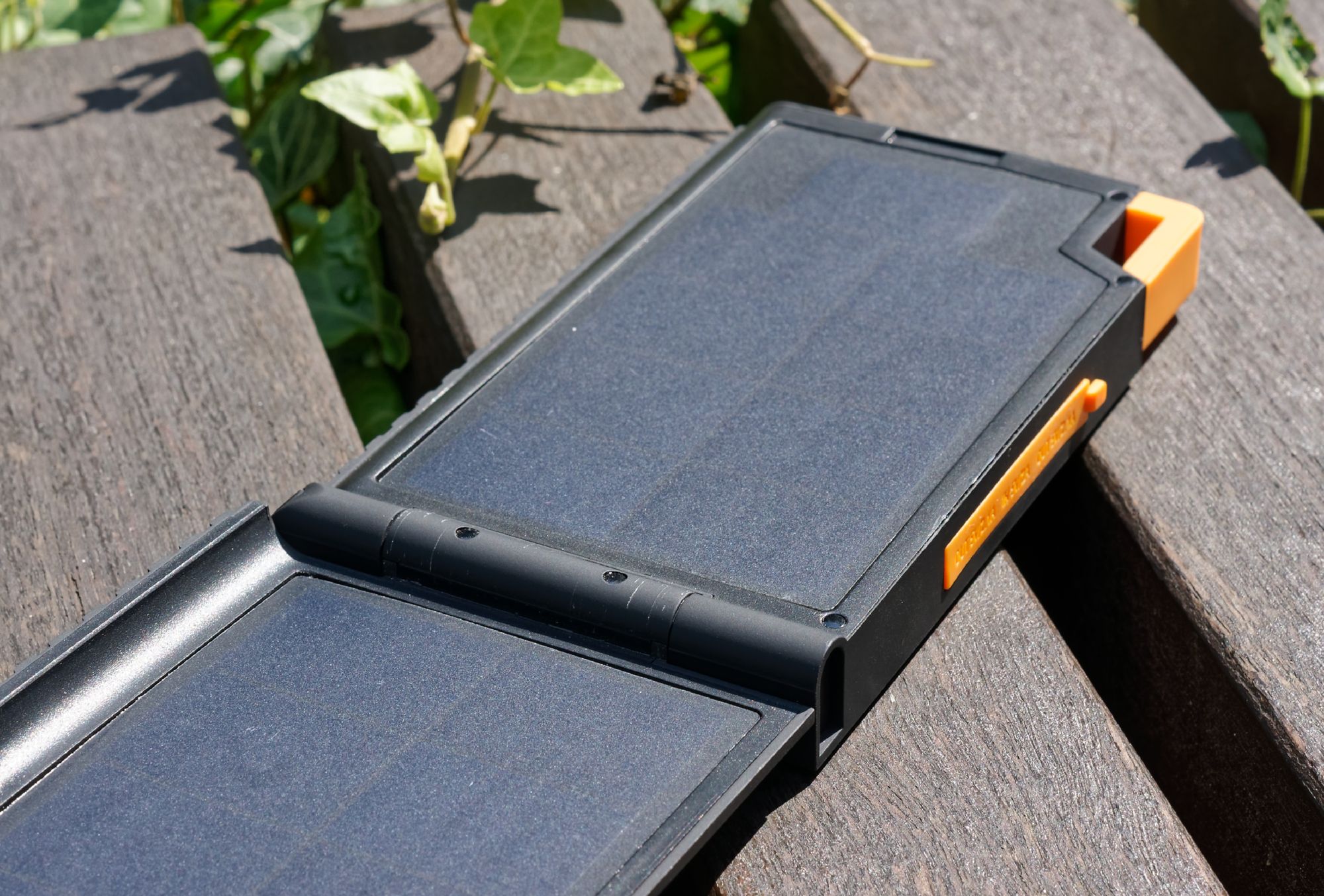 Xtorm Evoke Solar Charger: darmowa energia na każdą pogodę 5