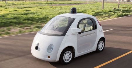 Algorytmiczna moralność: kogo ma zabić samoprowadzące się auto?