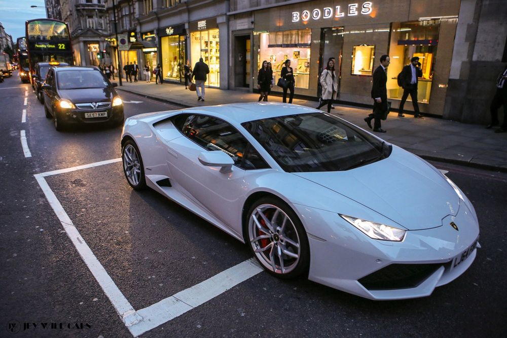 Jey Wild fotografuje supersamochody na ulicach Wrocławia, Londynu i Paryża 10