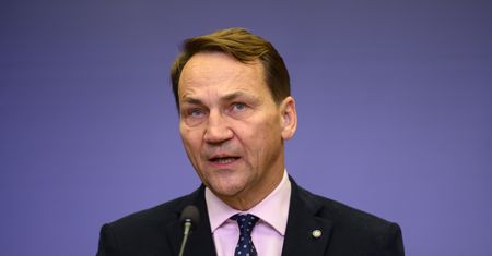 Napięcie po wpisie ambasadora USA w Polsce. Sikorski chce wyjaśnień