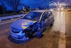 82-latek jechał pod prąd i zderzył się czołowo. Trzy osoby są ranne